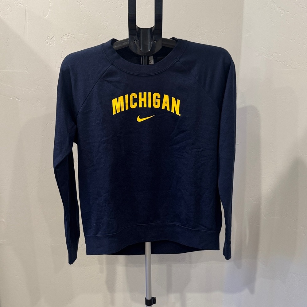 Nike Women’s Blue & Maize Michigan Crewneck - Size Med EUC